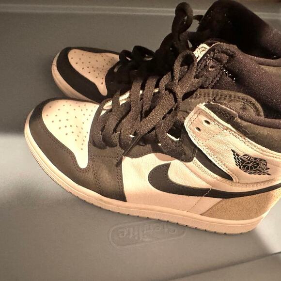 Jordan Shoes - Nike Air Jordan High Women’s Size 6